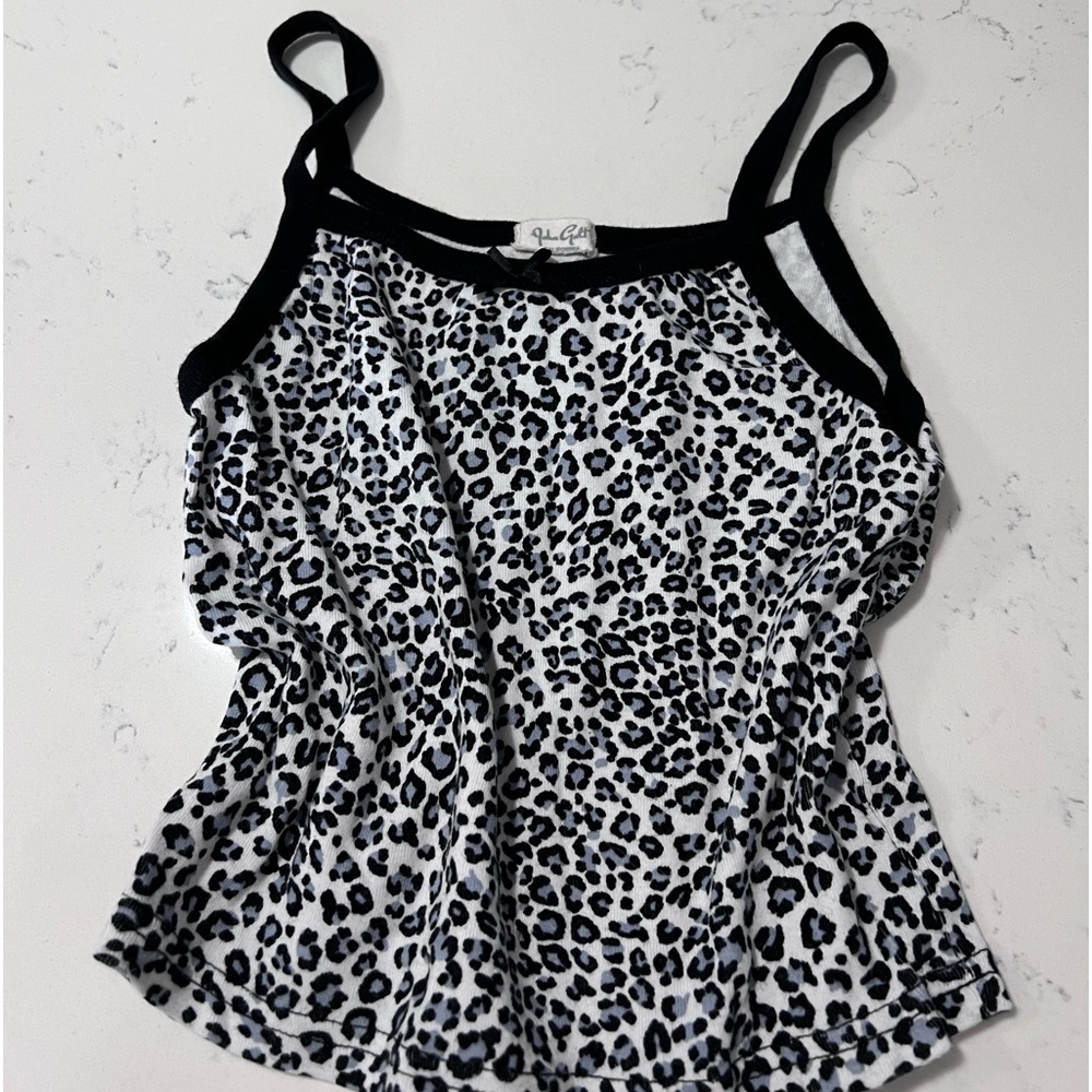 Brandy Melville crop top 💕